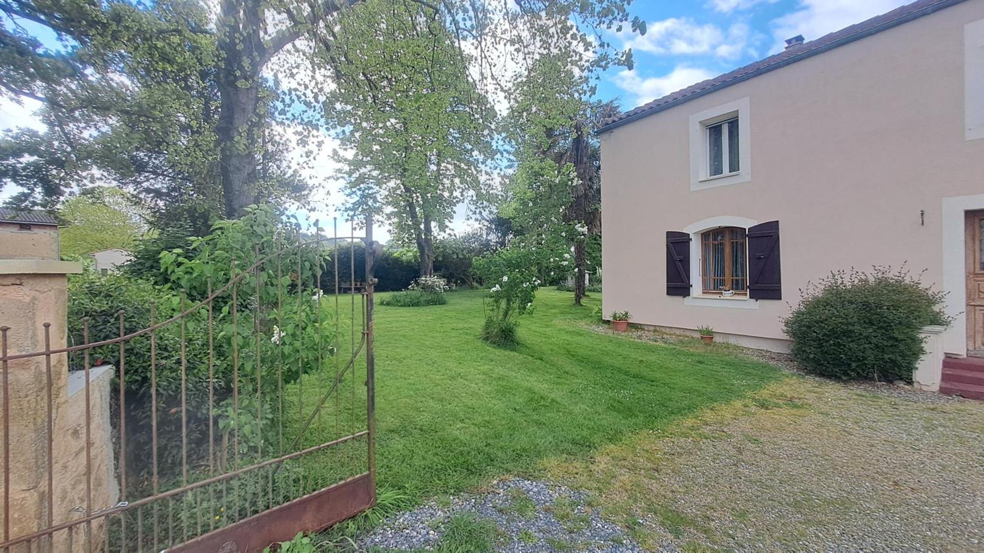 Jazz Et Vacances Monlezun Exterior photo